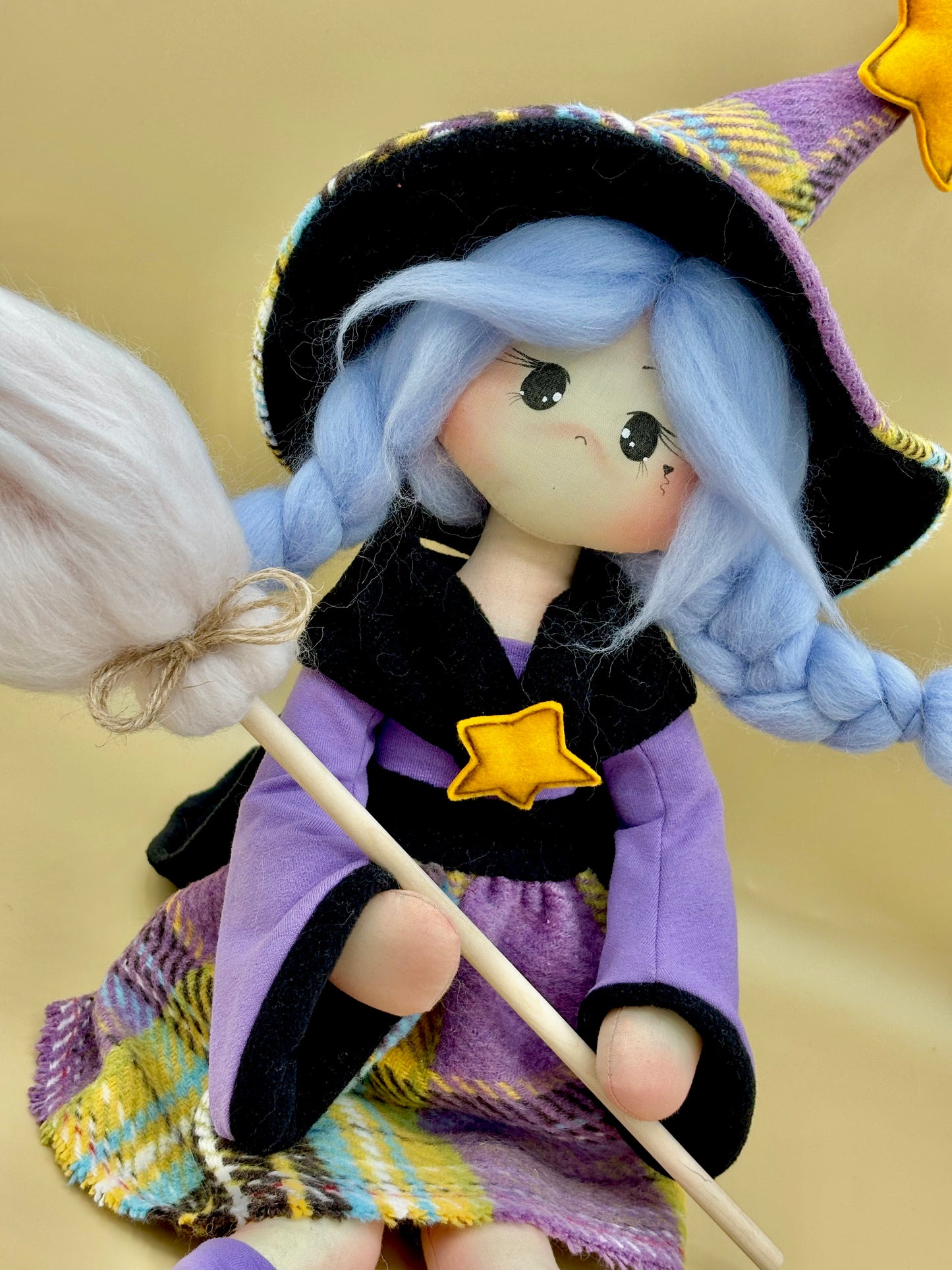 Strega comanda color color - cartamodello facile da realizzare - pdf - download instantaneo