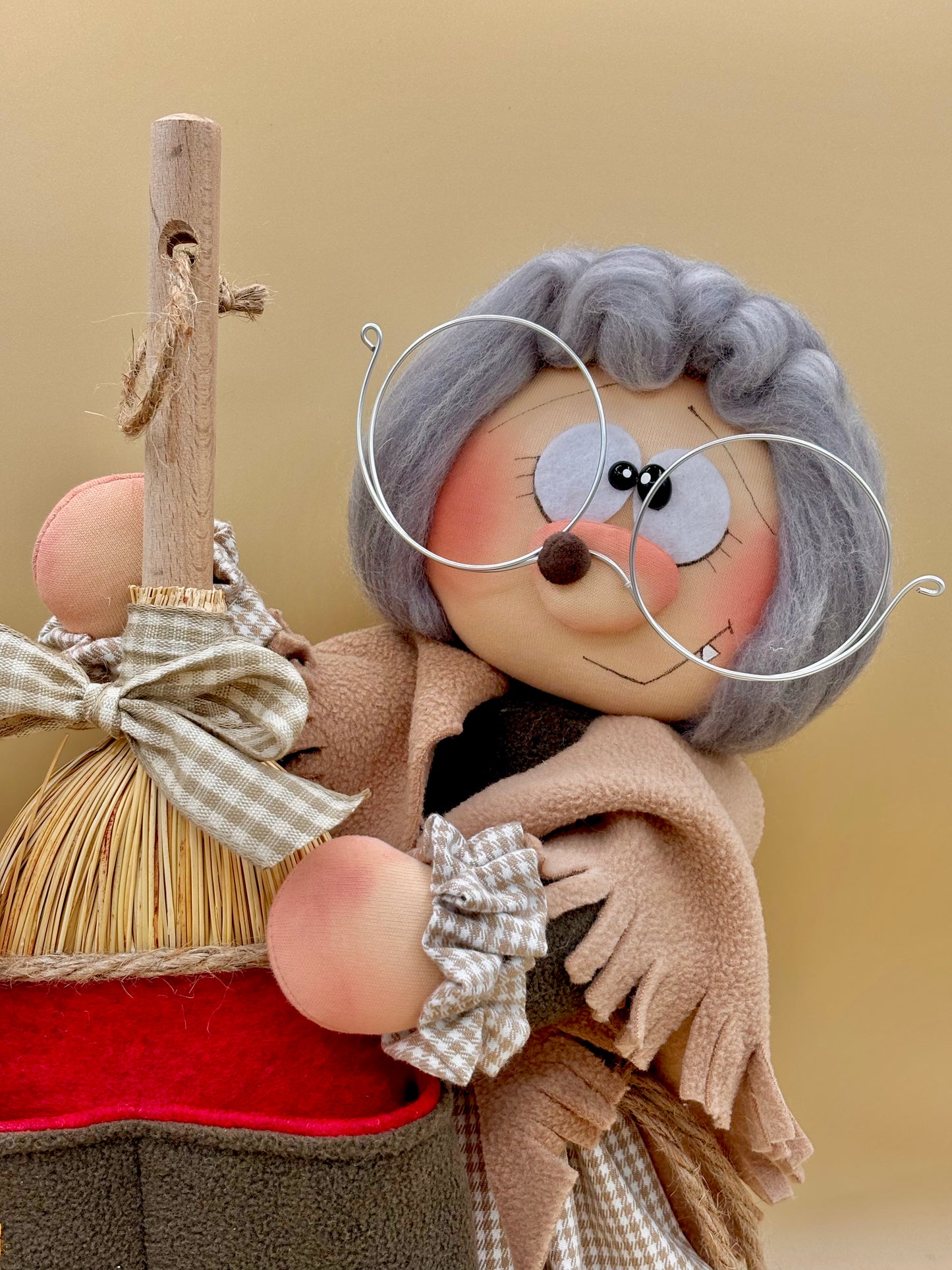 Befana spazzadolcetti - cartamodello facile da realizzare - pdf - download instantaneo