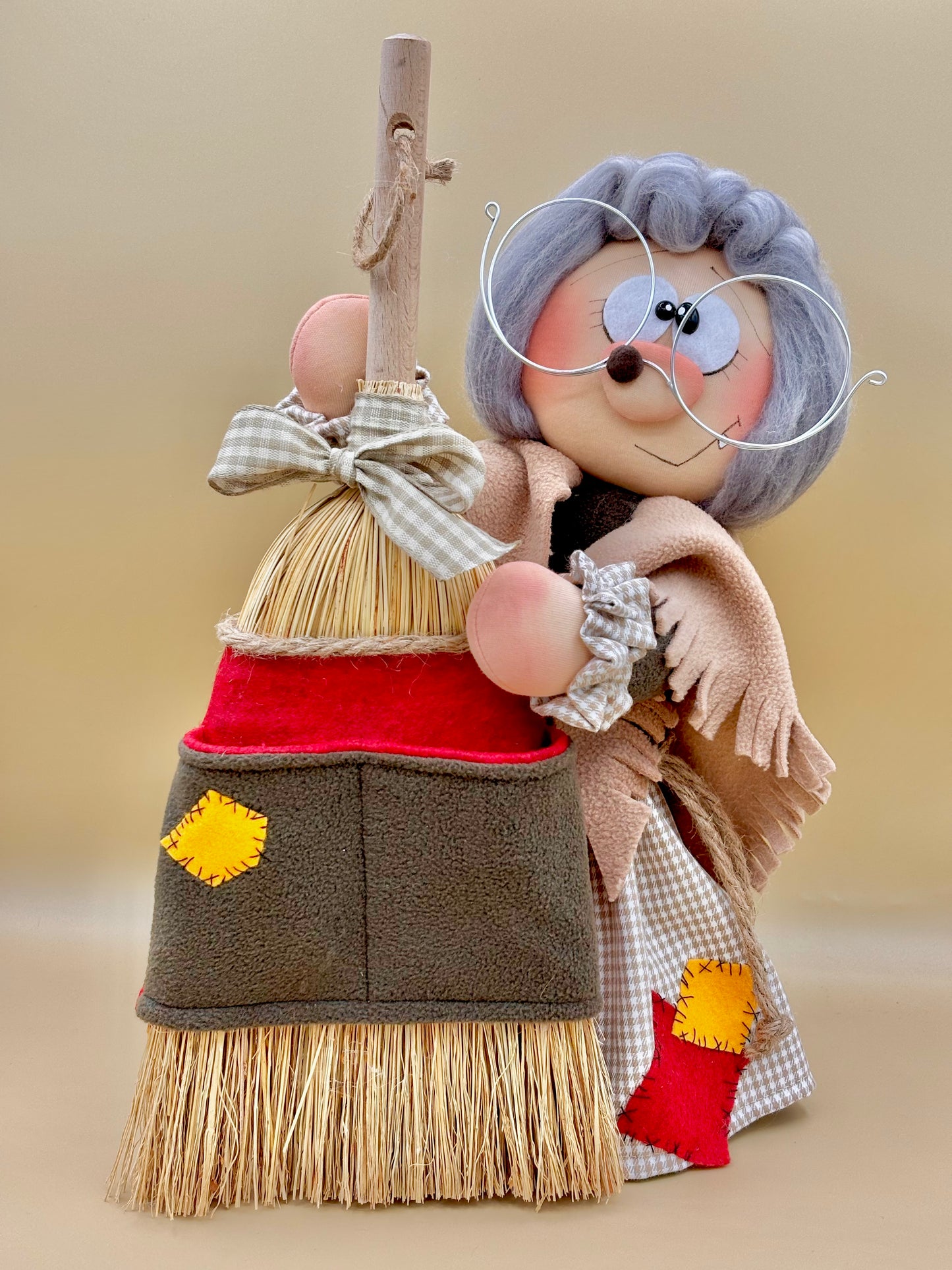 Befana spazzadolcetti - cartamodello facile da realizzare - pdf - download instantaneo